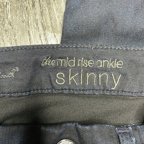 7 for All Mankind The Mid Rise Ankle Skinny, Dark Wash, size 27 - Picture 3 of 13